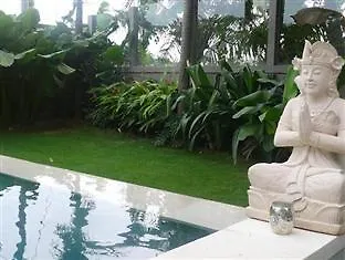 Villa Intan سمينياك 0*,